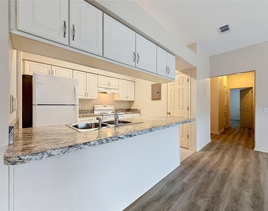 704 Eagle Pond Drive - Photo Thumbnail 5