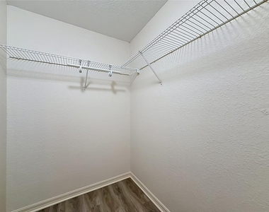 704 Eagle Pond Drive - Photo Thumbnail 18