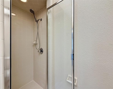 704 Eagle Pond Drive - Photo Thumbnail 27