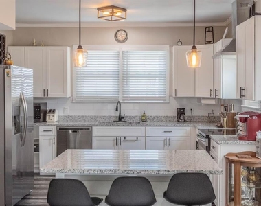1515 Lake Eva Circle - Photo Thumbnail 7