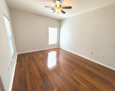 903 Eagle Pond Drive - Photo Thumbnail 14