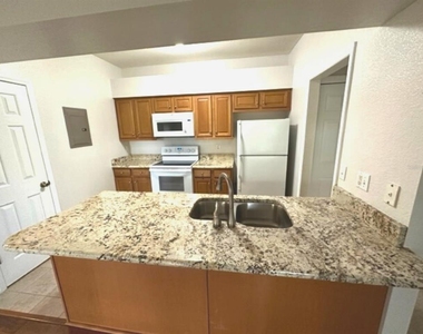 903 Eagle Pond Drive - Photo Thumbnail 4