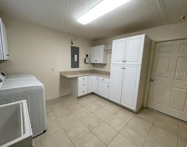 1704 Lisette Way - Photo Thumbnail 12