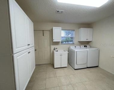1704 Lisette Way - Photo Thumbnail 13