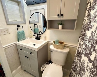 550 Orange Drive - Photo Thumbnail 5