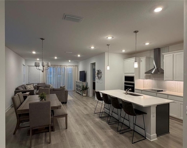 2189 Sunshine Peak Drive - Photo Thumbnail 6