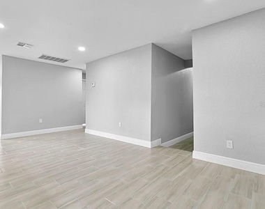 4823 Kathy Jo Terrace - Photo Thumbnail 8