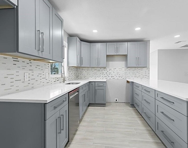 4823 Kathy Jo Terrace - Photo Thumbnail 10