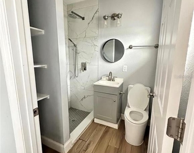 4521 Edgewater Drive - Photo Thumbnail 10