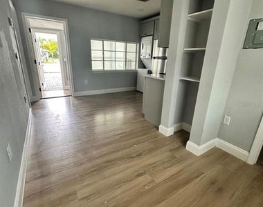 4521 Edgewater Drive - Photo Thumbnail 8