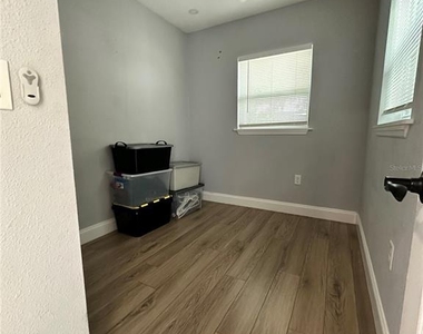4521 Edgewater Drive - Photo Thumbnail 2