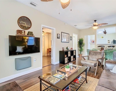 2904 Sanchez Street - Photo Thumbnail 2