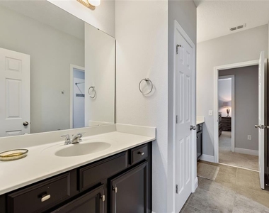 8719 Crescendo Avenue - Photo Thumbnail 32