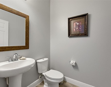 8719 Crescendo Avenue - Photo Thumbnail 4