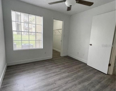 232 Afton Square - Photo Thumbnail 5