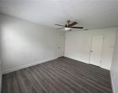 232 Afton Square - Photo Thumbnail 6