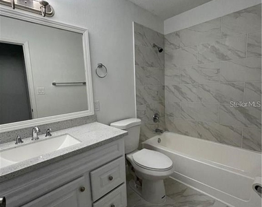 232 Afton Square - Photo Thumbnail 10