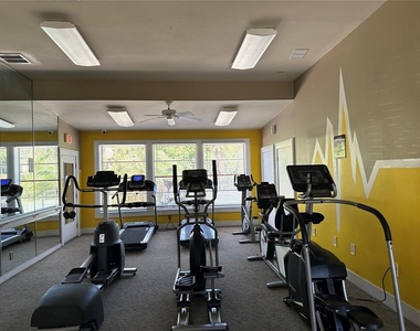 232 Afton Square - Photo Thumbnail 21