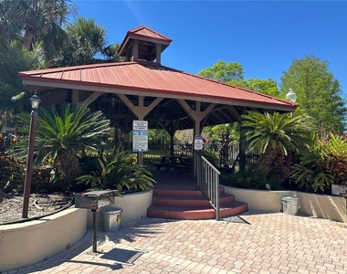 232 Afton Square - Photo Thumbnail 24