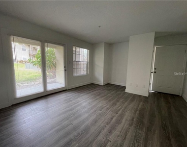 232 Afton Square - Photo Thumbnail 2