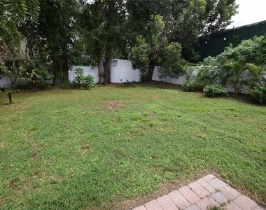 924 Boardman Street - Photo Thumbnail 13