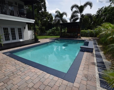 924 Boardman Street - Photo Thumbnail 5