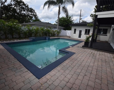 924 Boardman Street - Photo Thumbnail 7