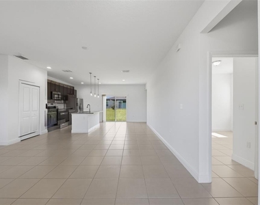 304 Begonia Court - Photo Thumbnail 3