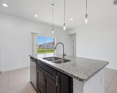 304 Begonia Court - Photo Thumbnail 13