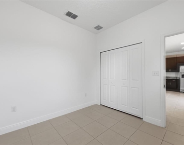 304 Begonia Court - Photo Thumbnail 22