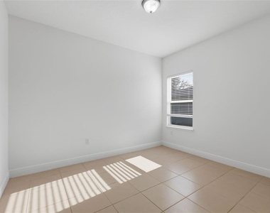 304 Begonia Court - Photo Thumbnail 18