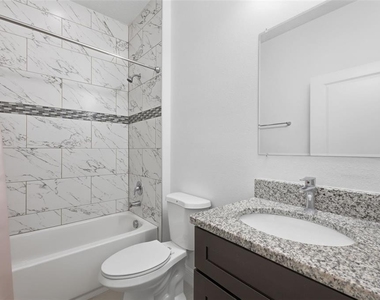 304 Begonia Court - Photo Thumbnail 17