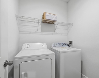304 Begonia Court - Photo Thumbnail 28