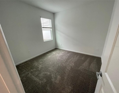 6098 Blissful Street - Photo Thumbnail 9