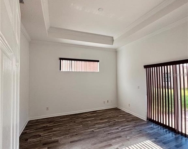 449 Bay Leaf Drive - Photo Thumbnail 11