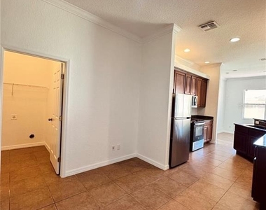 449 Bay Leaf Drive - Photo Thumbnail 4