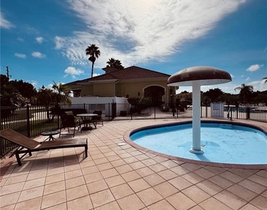 449 Bay Leaf Drive - Photo Thumbnail 21