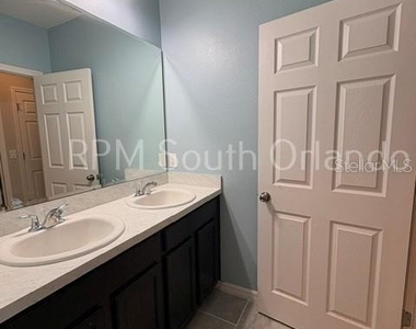 2751 Wadeview Loop - Photo Thumbnail 2