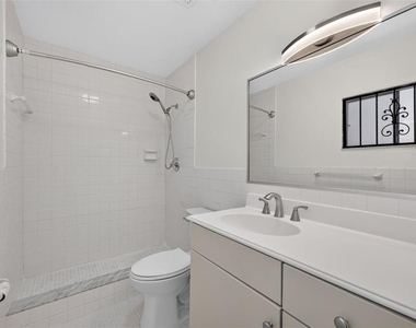 700 Melrose Avenue - Photo Thumbnail 17