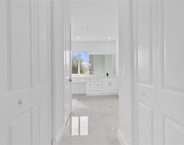 13438 Mcintosh Avenue - Photo Thumbnail 7