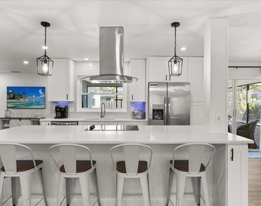 13923 Brewster Drive - Photo Thumbnail 12