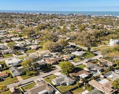 13923 Brewster Drive - Photo Thumbnail 33