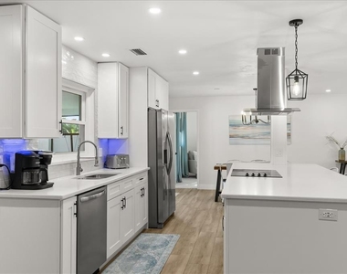 13923 Brewster Drive - Photo Thumbnail 11