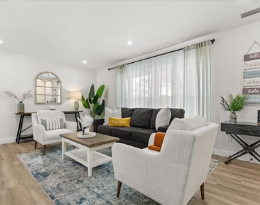 13923 Brewster Drive - Photo Thumbnail 6