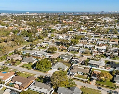 13923 Brewster Drive - Photo Thumbnail 34
