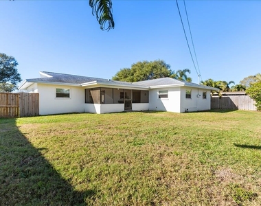 13923 Brewster Drive - Photo Thumbnail 29
