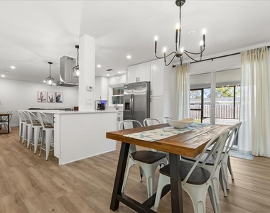 13923 Brewster Drive - Photo Thumbnail 8