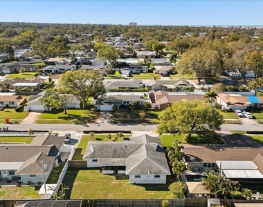 13923 Brewster Drive - Photo Thumbnail 32