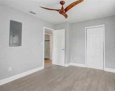 1129 Ne 12th Street - Photo Thumbnail 21