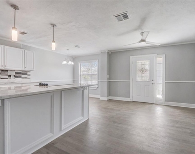 1129 Ne 12th Street - Photo Thumbnail 9
